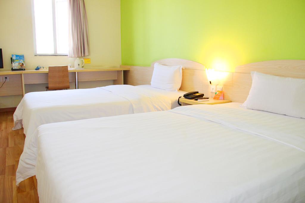 7Days Inn Zhuhai Hengqin Changlong Wanzai Port Buitenkant foto